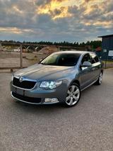 Skoda Superb 2.0 TDI DSG Scheckheft 2.Hand  - gebrauchte Skoda Superb aus dem Jahr 2009