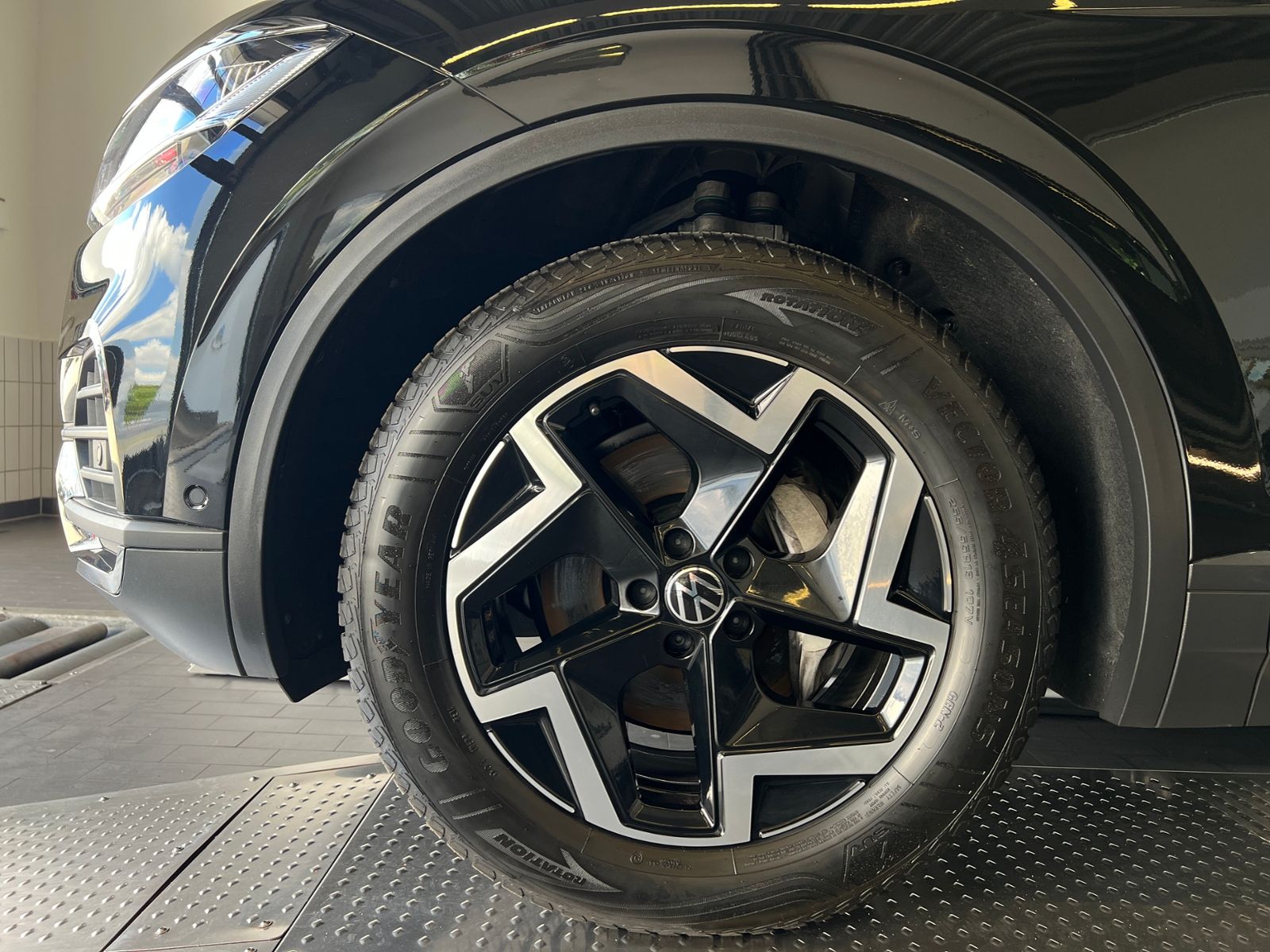 Fahrzeugabbildung Volkswagen Touareg 3.0 TDI 4MOTION *AHK, Luft, Leder, ACC,