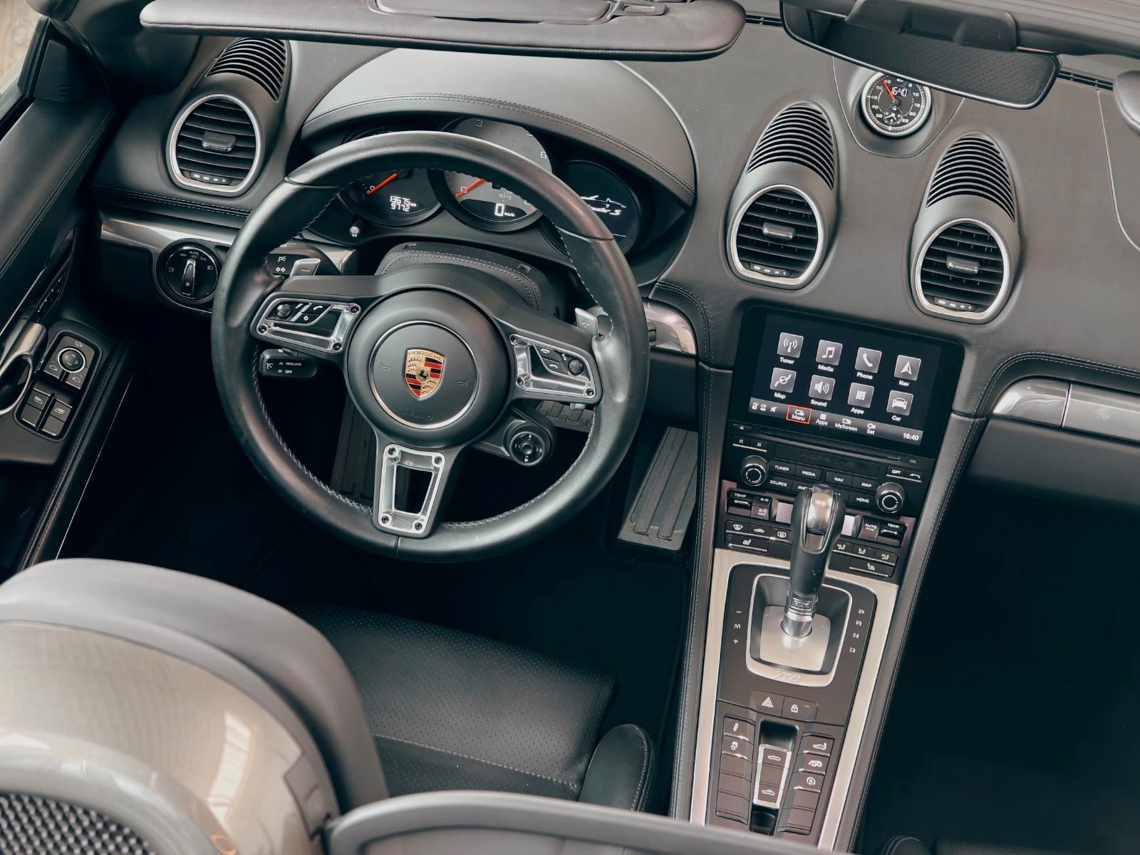 Fahrzeugabbildung Porsche BOXSTER S - 718 AVENTURINGRÜN METALLIC