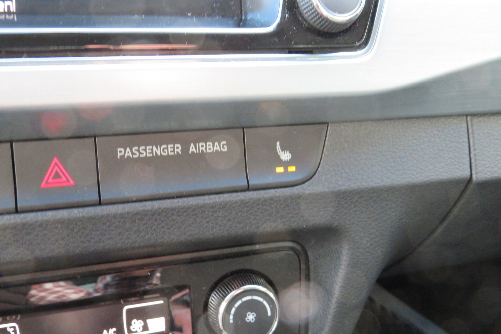 Fahrzeugabbildung SKODA Fabia Combi Ambition SITZH. GRA PDC NAVI APP 1.H