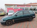Toyota Avensis 2.0 D-4D linea terra - gebrauchte Toyota Avensis aus dem Jahr 2002