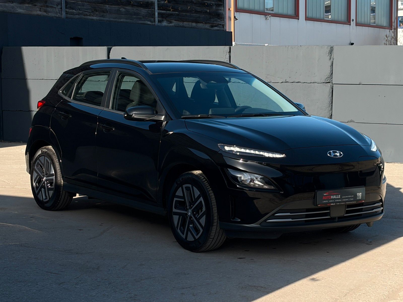 Fahrzeugabbildung Hyundai KONA E Select 39kW ACC LKA LFA CarPlay SHZ LHZ