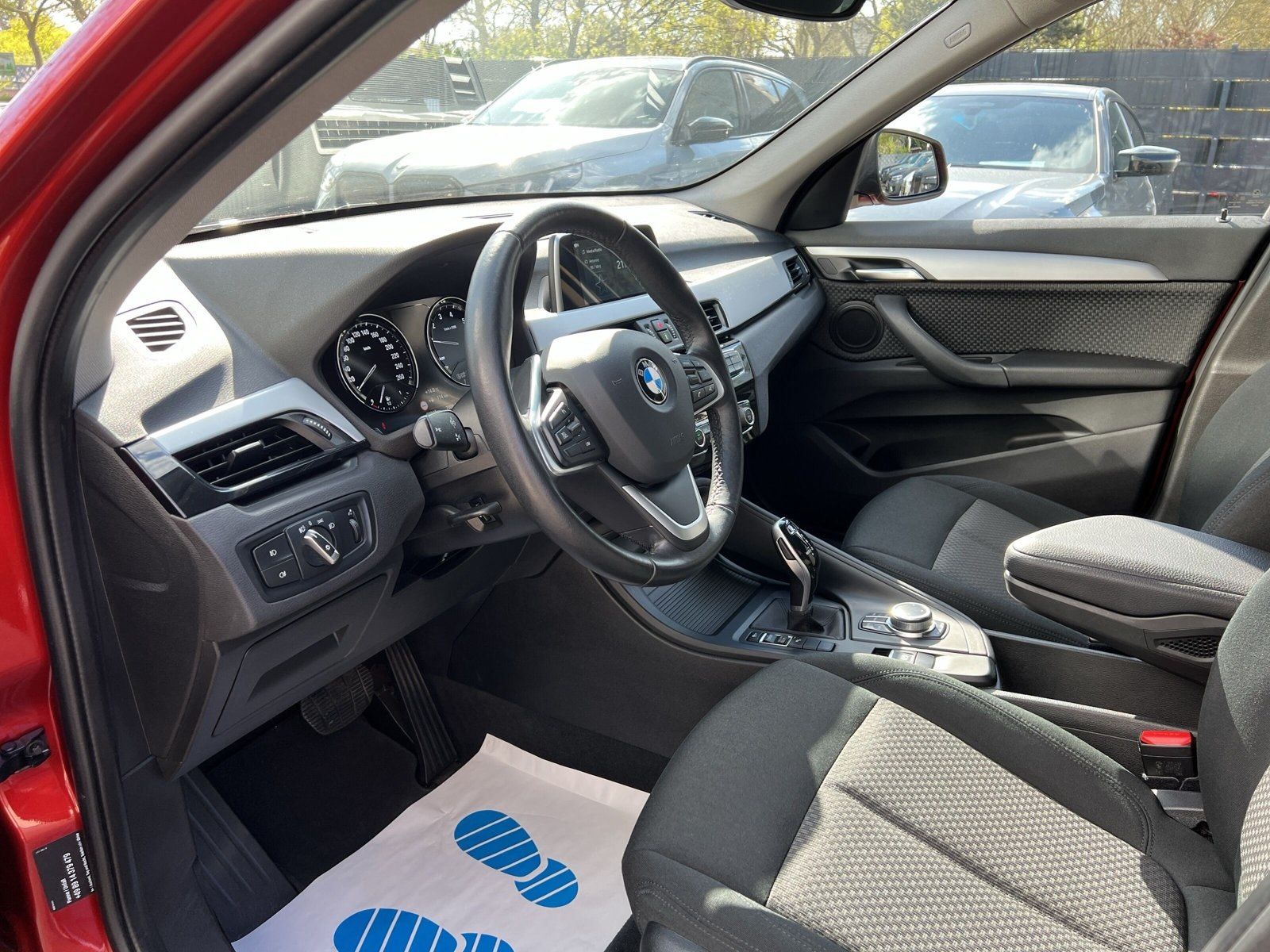 BMW X1 sDrive18i ADVANTAGE NAVI PDC HIFI LED LENKRAD foto 8