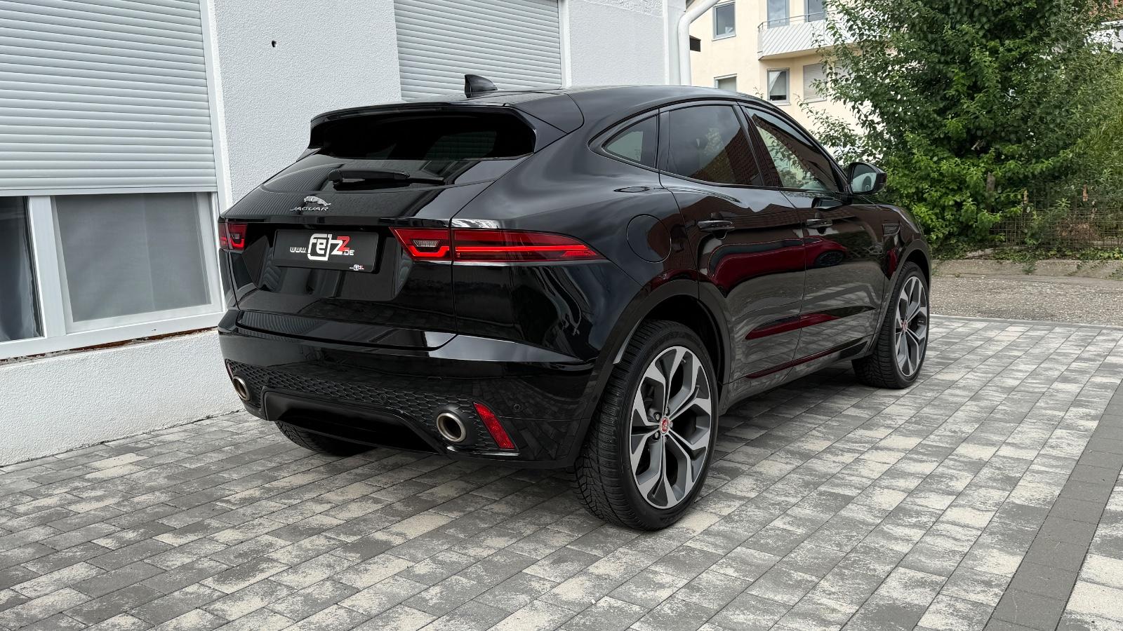 JAGUAR E-PACE R-DYNAMIC 4WD 300ch - HAYON ÉLECTRIQUE - PACK SPORT - RÉGLAGE ÉLECTRIQUE DES SIÈGES - 1ERE MAIN - HISTORIQUE ENTRETIEN COMPLET