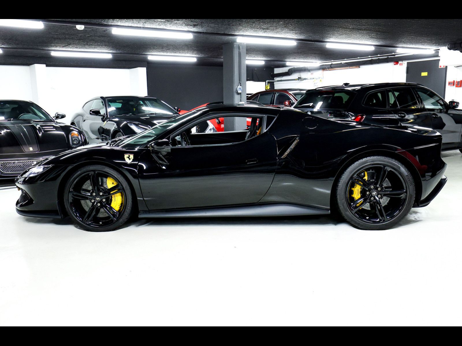 Ferrari 296 GTB °NOVITEC°CARBON°LIFT°DAYTO°WARRANTY 6/27 imagem 2
