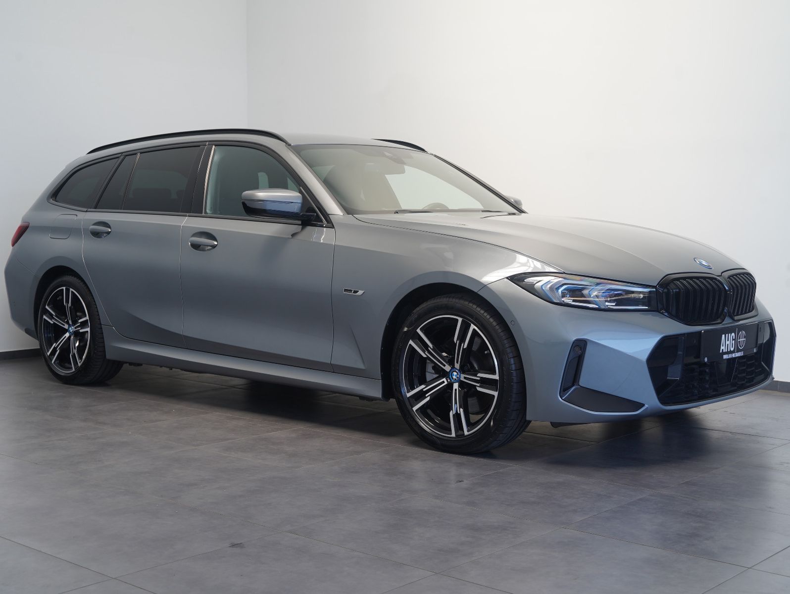 Fahrzeugabbildung BMW 320 e Touring M Sport FACELIFT/WIDESCREEN/HEADUP