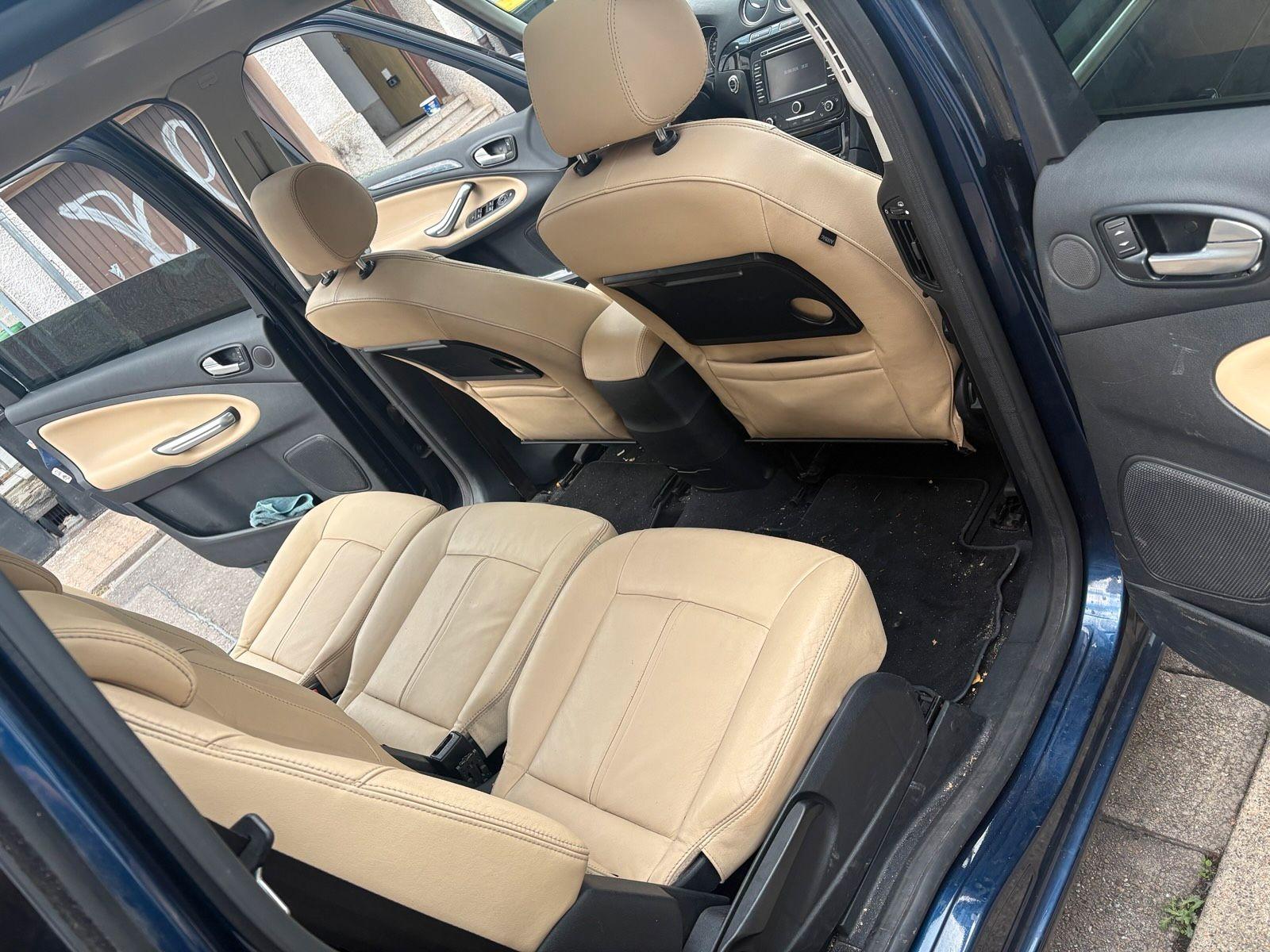 Ford Galaxy 2011 — photo 8