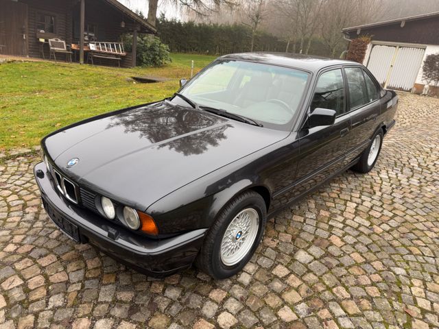 BMW 525i 24V Schalter schwarz Leder Sportsitze!