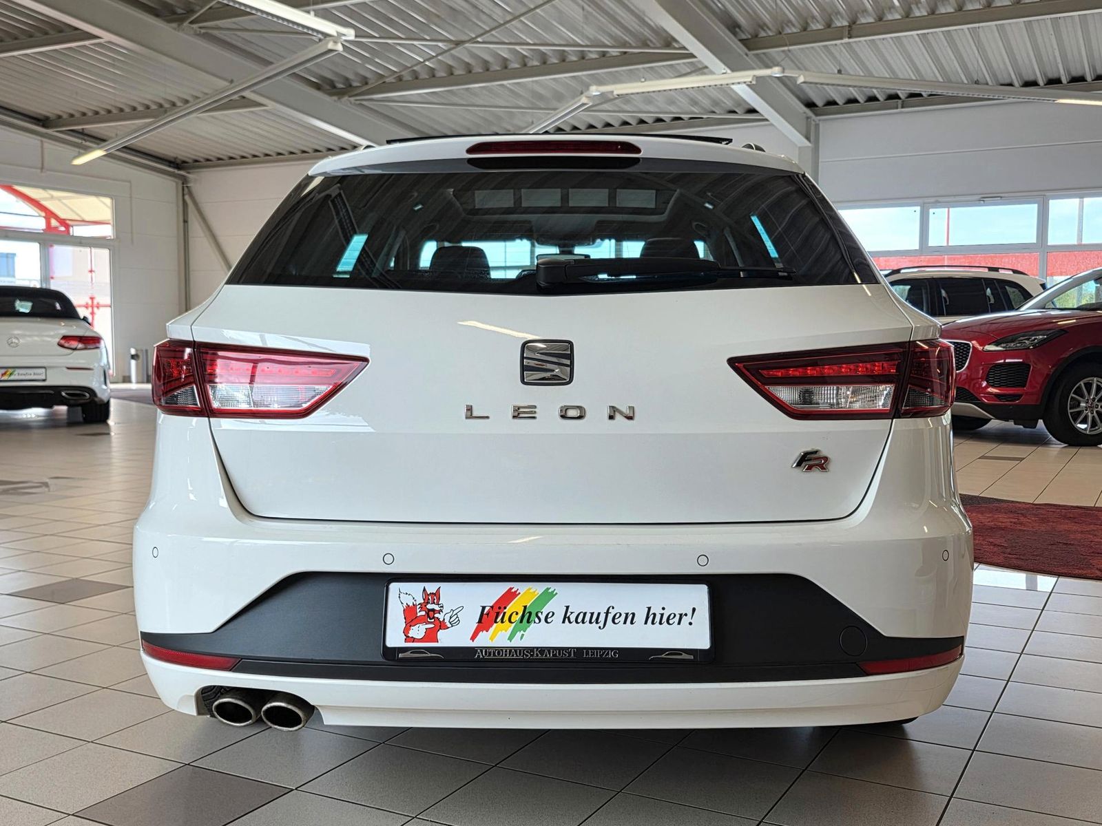 Fahrzeugabbildung SEAT Leon 1.8 TSI DSG ST FR/LED/Navi//Pano/Carplay