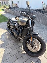 Triumph Bobber Black