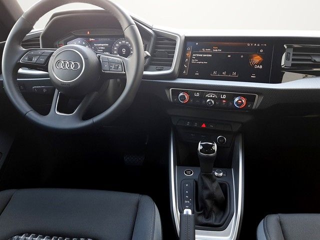 Fahrzeugabbildung Audi A1 Sportback S line 30TFSI S-tronic Navi 18" LED