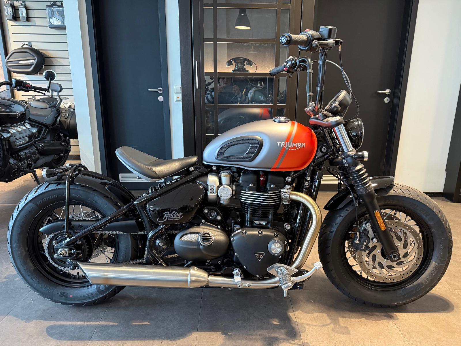 Triumph Bonneville Bobber APE