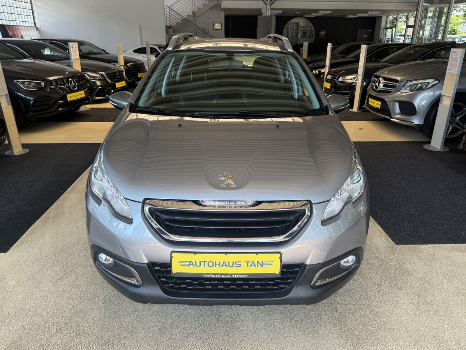 Fahrzeugabbildung Peugeot 2008 Active