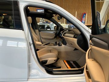 BMW X1 18 d *M-Paket*NAVI*TEMPO*PDC*PANO*