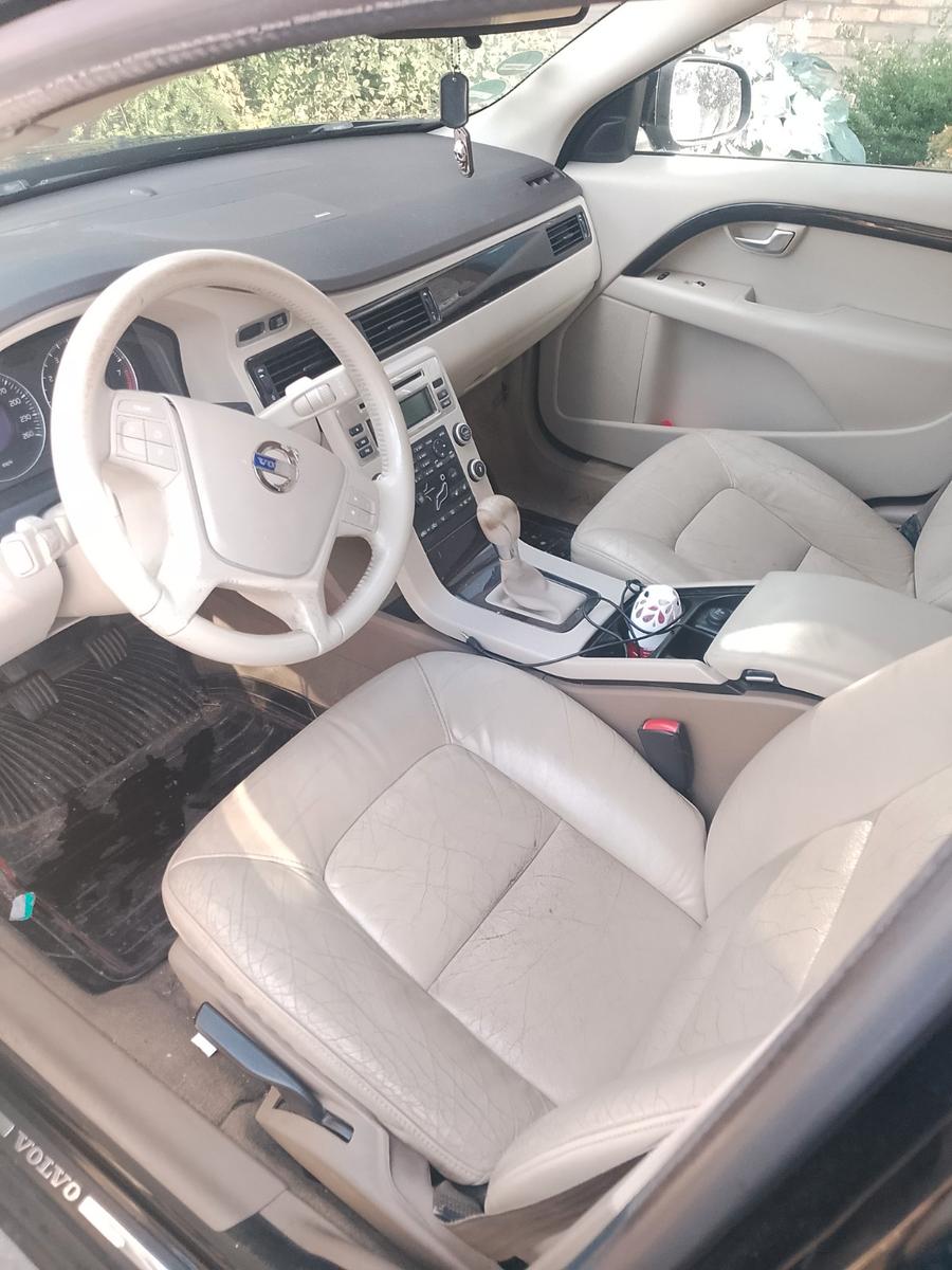 Volvo V70 2009 — photo 9