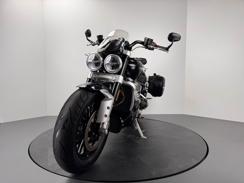 Fahrzeugabbildung Triumph ROCKET 3 R *TOP-ZUSTAND *REIFEN NEU *SERVICE NEU