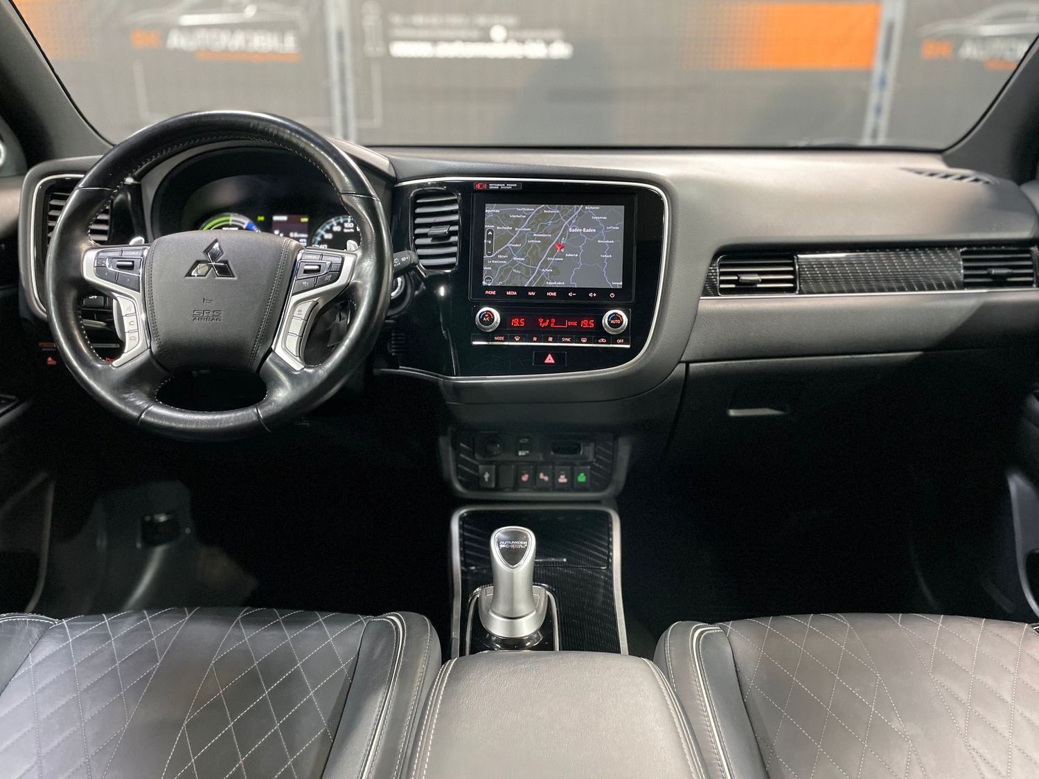 Fahrzeugabbildung Mitsubishi Outlander PHEV Top 4WD #Kamera#ACC#Bi-LED#Leder#