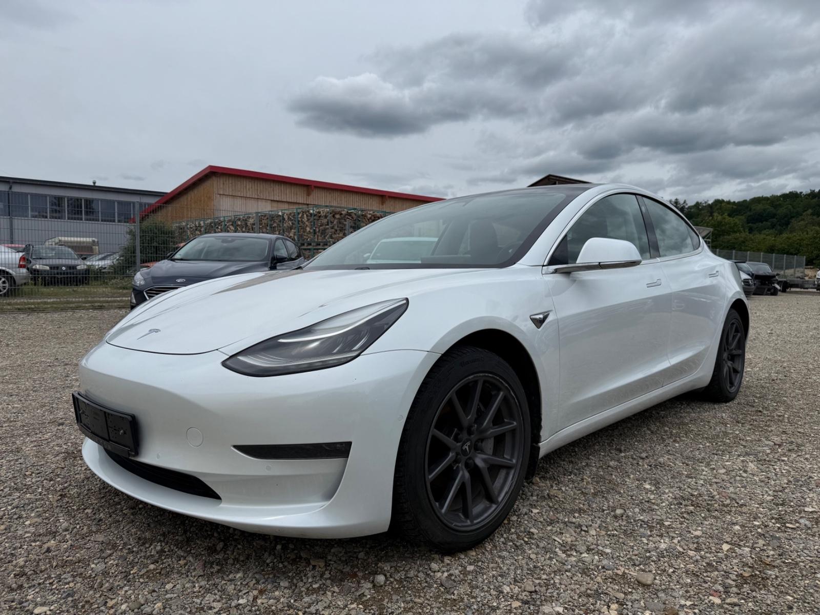 Tesla Model 3 Long Range Dual AWD