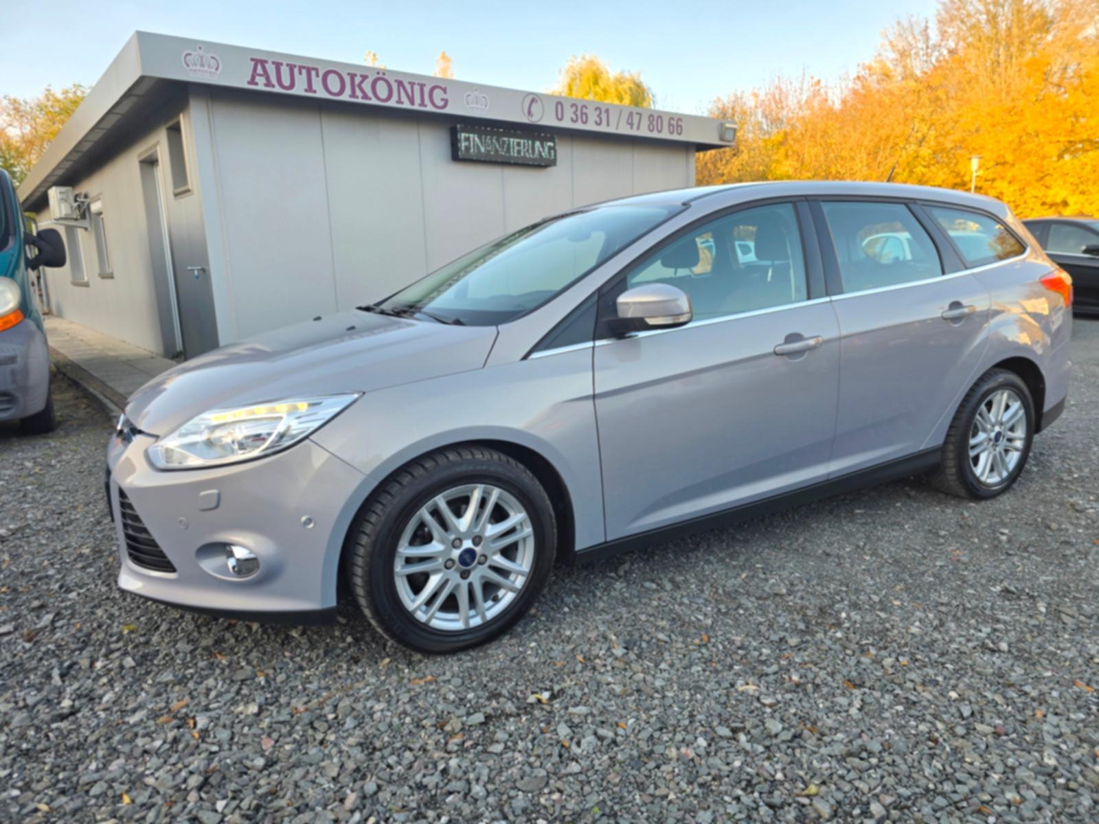 Ford Focus 2012 — rear view