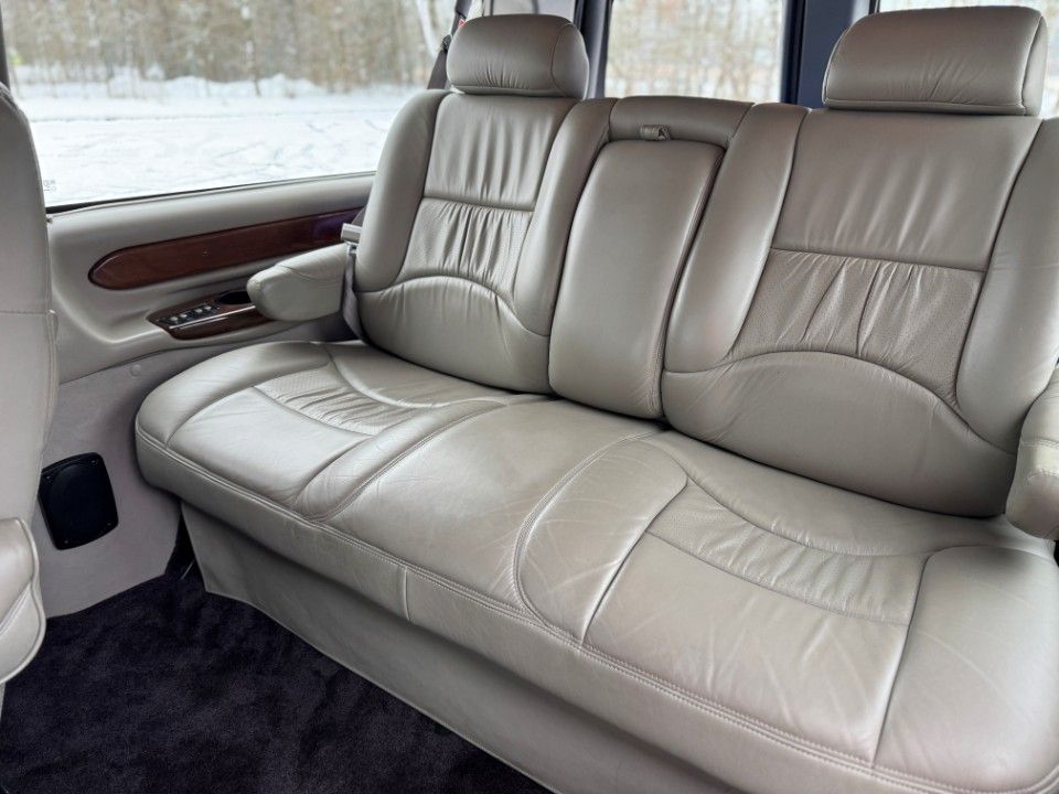 Fahrzeugabbildung Chevrolet Express Chevy Van Explorer Ltd. 70 Tkm 22"