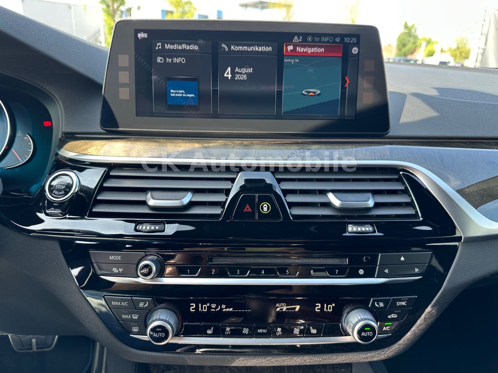 Fahrzeugabbildung BMW 520d xDrive Lim. M-Sport/Navi/Head-Up/LED