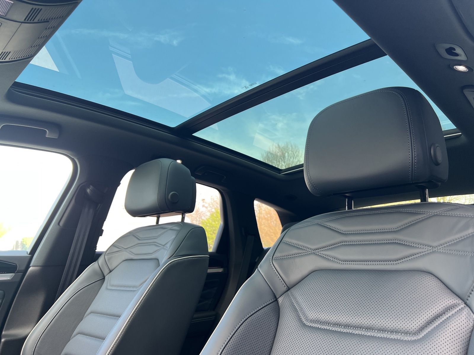 Touareg R-Line 3.0 V6 TDI 4M Leder*AHK*Luft*Blac