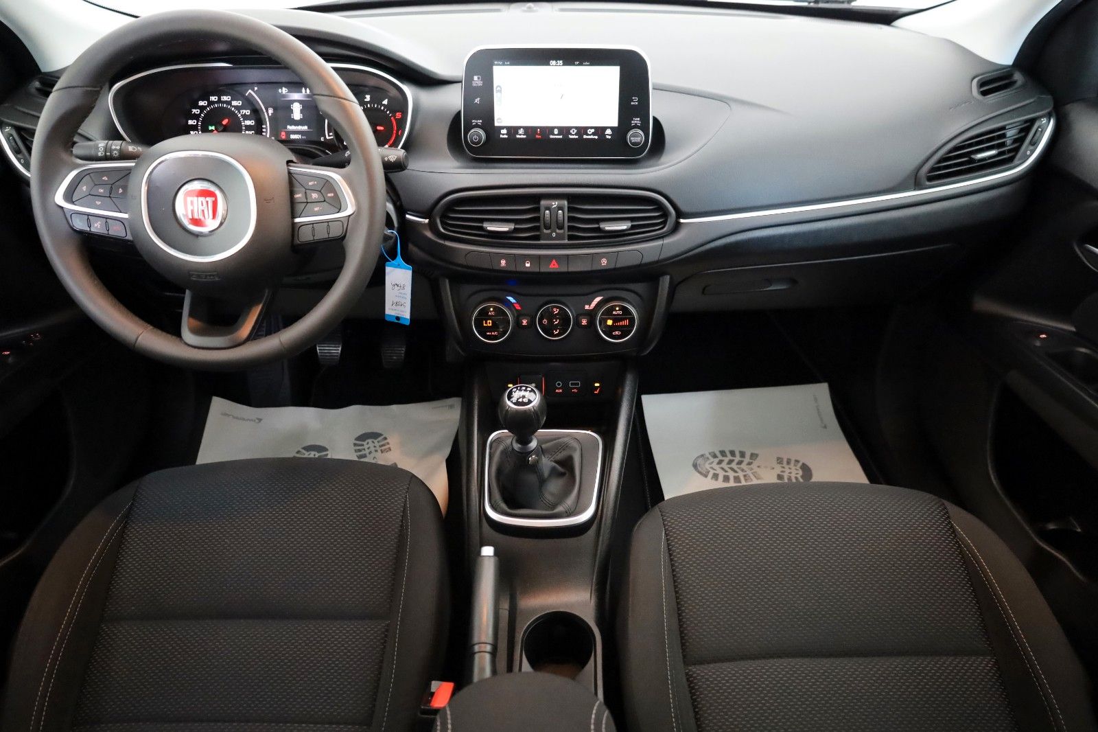Fahrzeugabbildung Fiat Tipo Lounge Navi,Kamera,SH,PDC,SR+WR