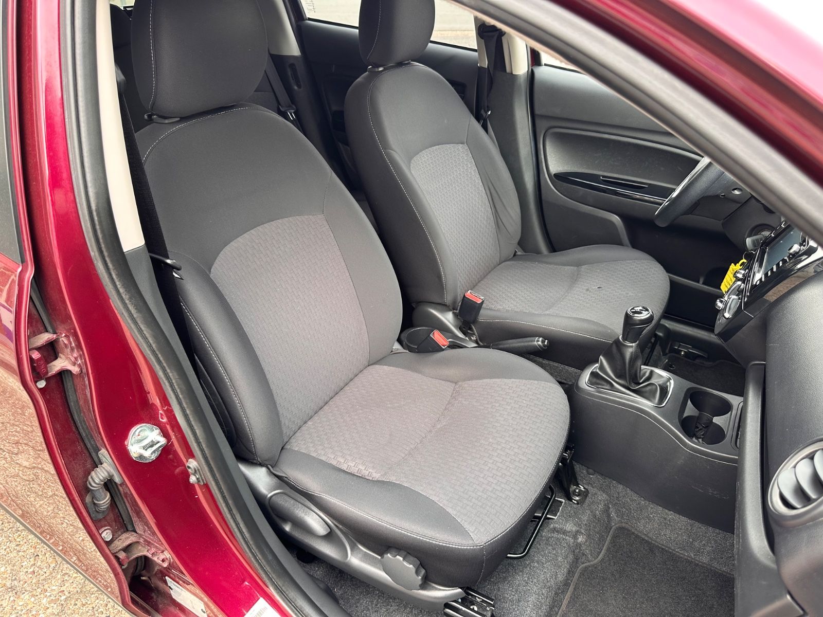 Fahrzeugabbildung Mitsubishi Space Star Edition 100+ Navi/SHZG/Klima/BT/PDC