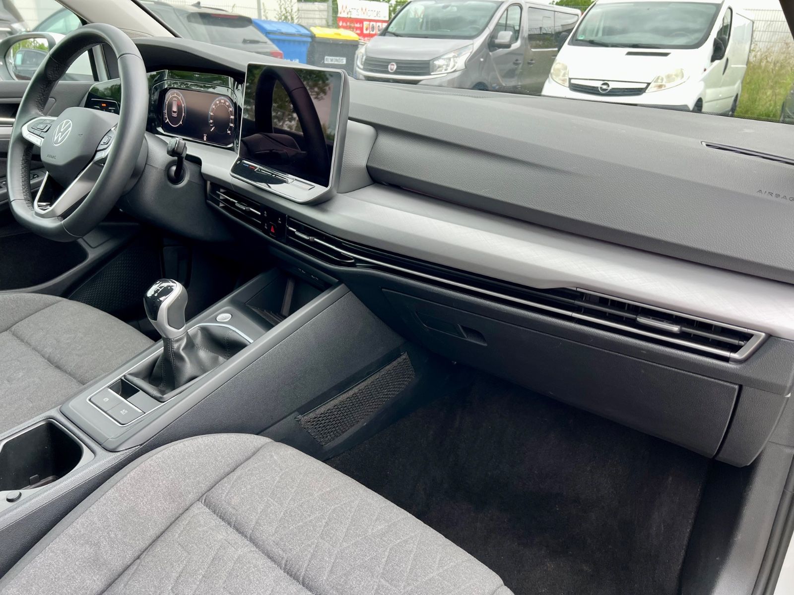 VW Golf VIII Variant Life AAC GZJR SHZ CARPLAY