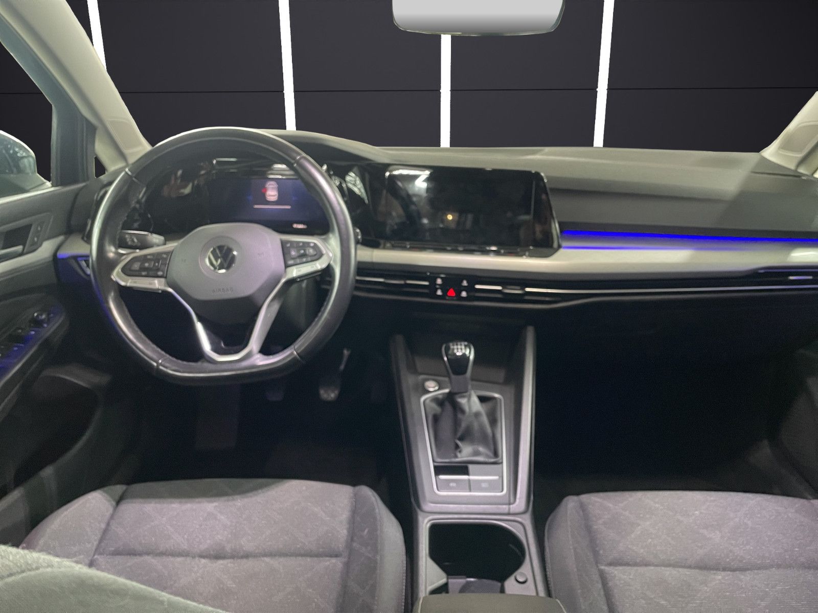 Fahrzeugabbildung Volkswagen Golf VIII*Standheizung*Kamera*Navi*ACC*SitzHZ*