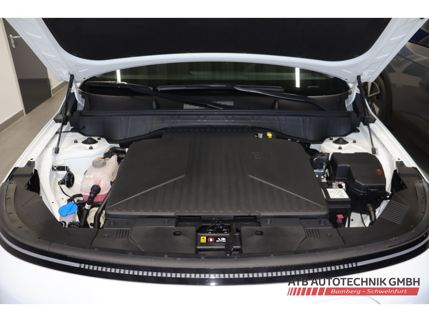 Fahrzeugabbildung Hyundai KONA Elektro Trend 2WD 65,4kWh 99,3% SOH Navi 36