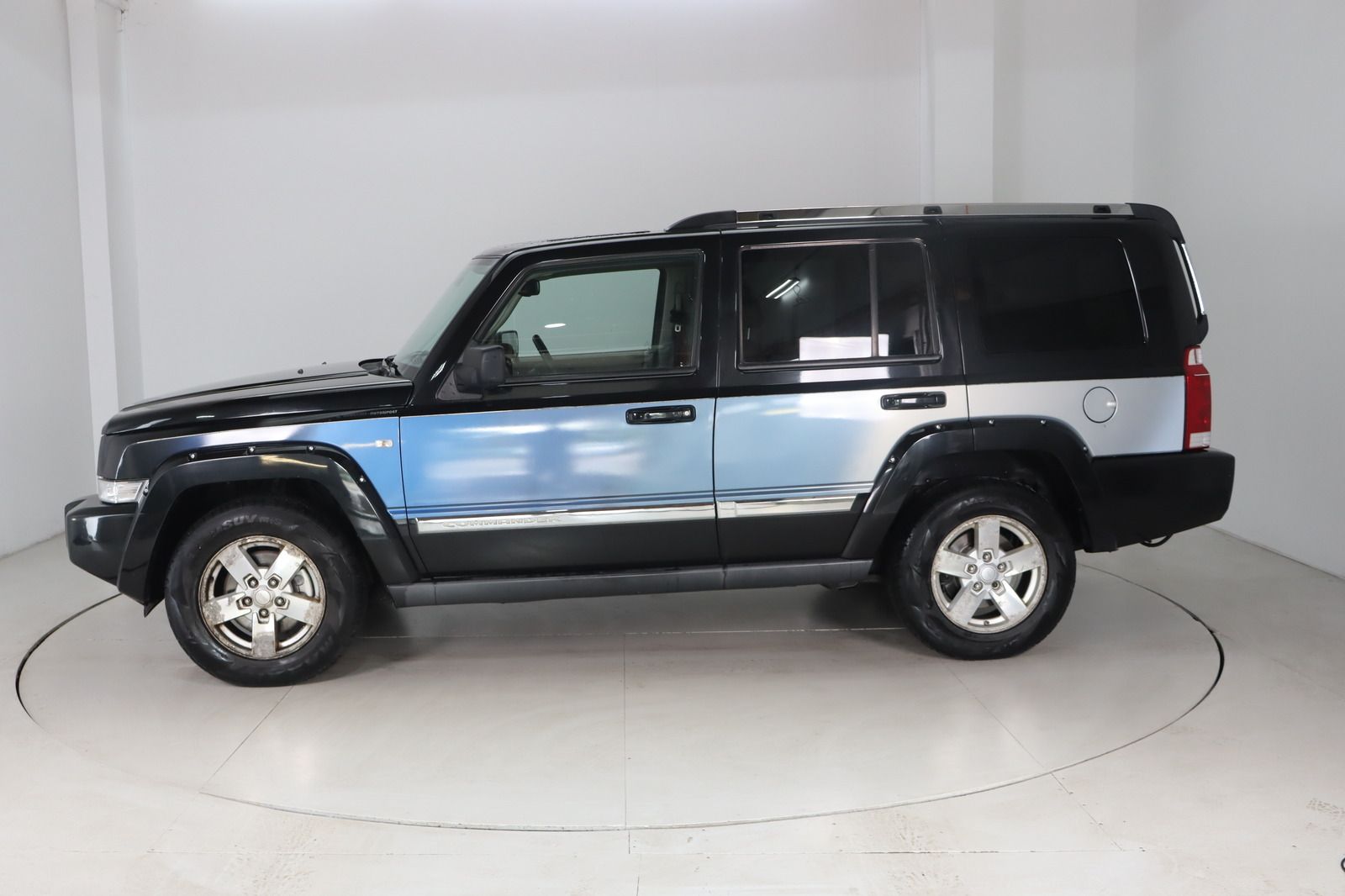 Fahrzeugabbildung Jeep Commander 3.0 CRD Autom.* Standhzg.