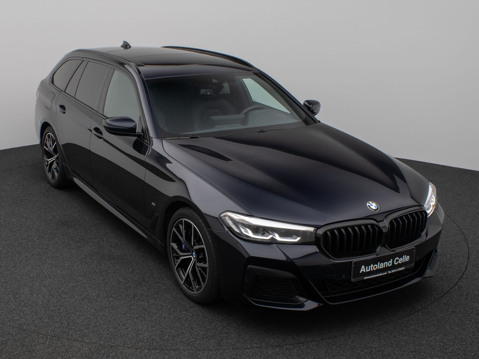 Fahrzeugabbildung BMW 540d xD M Sport Panorama DAB B&W Fernlichtassist