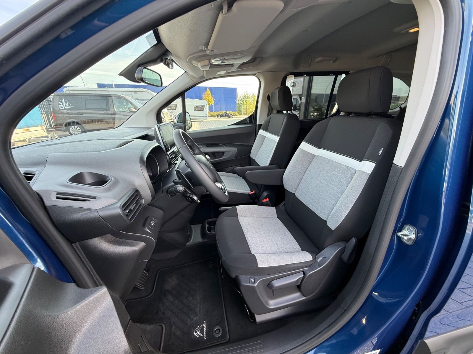 Fahrzeugabbildung Citroën Berlingo XL 7-SITZER AUTOM. KLIMA SITZHEIZ. CAM
