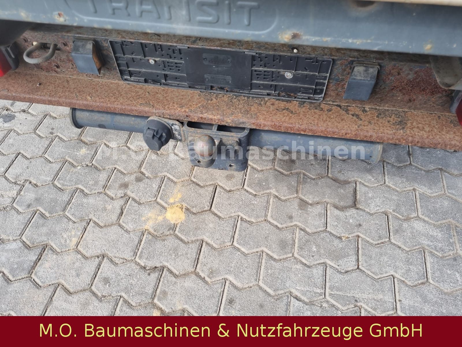 Fahrzeugabbildung Ford Transit Pritsche + Plane /  DOKA / 2,2L /