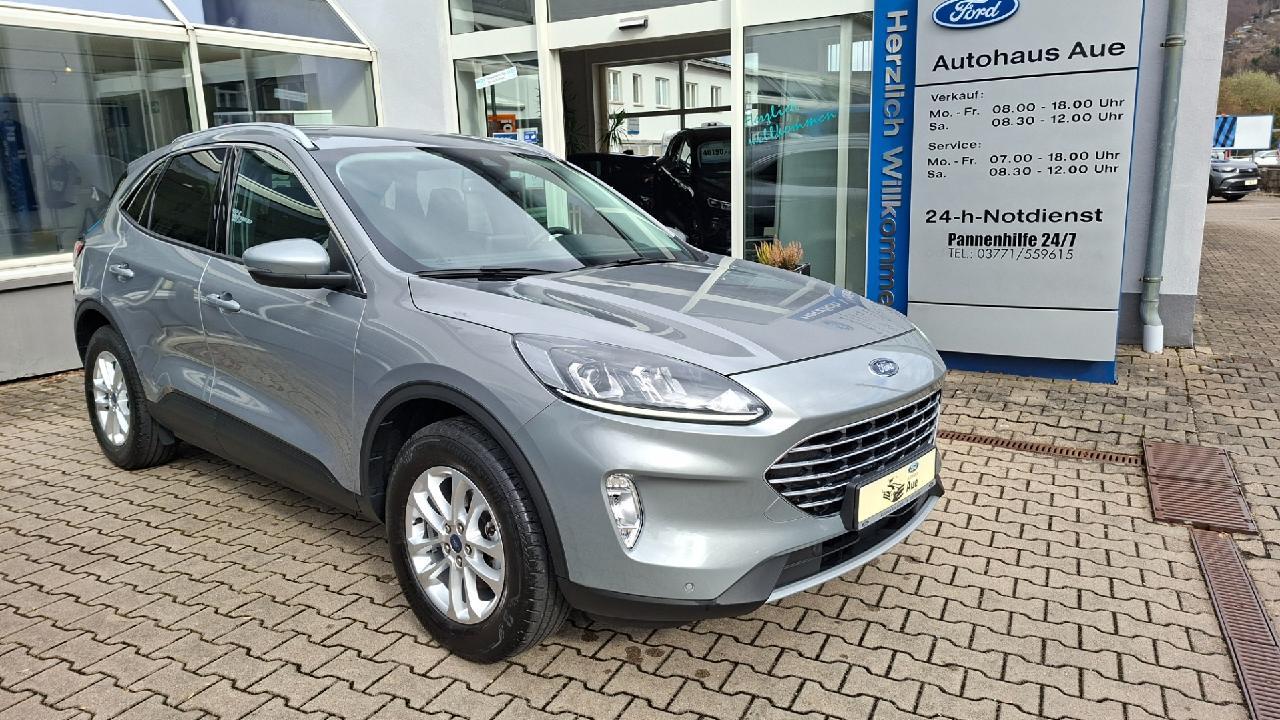 Ford Kuga Titanium/Winterpaket/WKR/wenig km