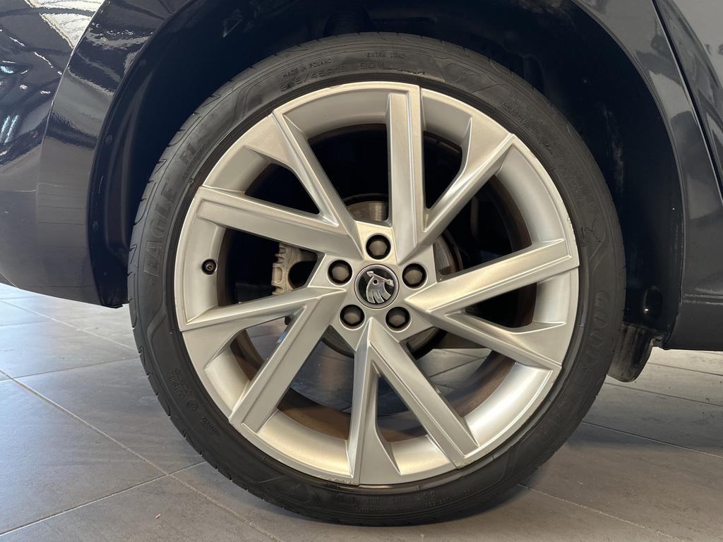 Skoda Scala 2023 г. Чёрный, пробег 46750 км