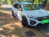 Dacia Jogger Extreme+ TCe 110 Garantie 03_2028 - Dacia Jogger von privat