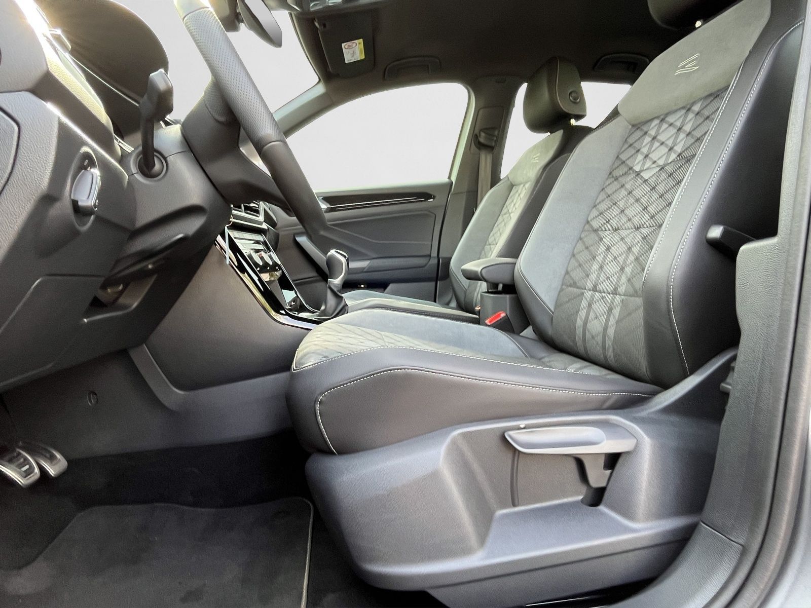 Volkswagen T-Roc - Bild 12