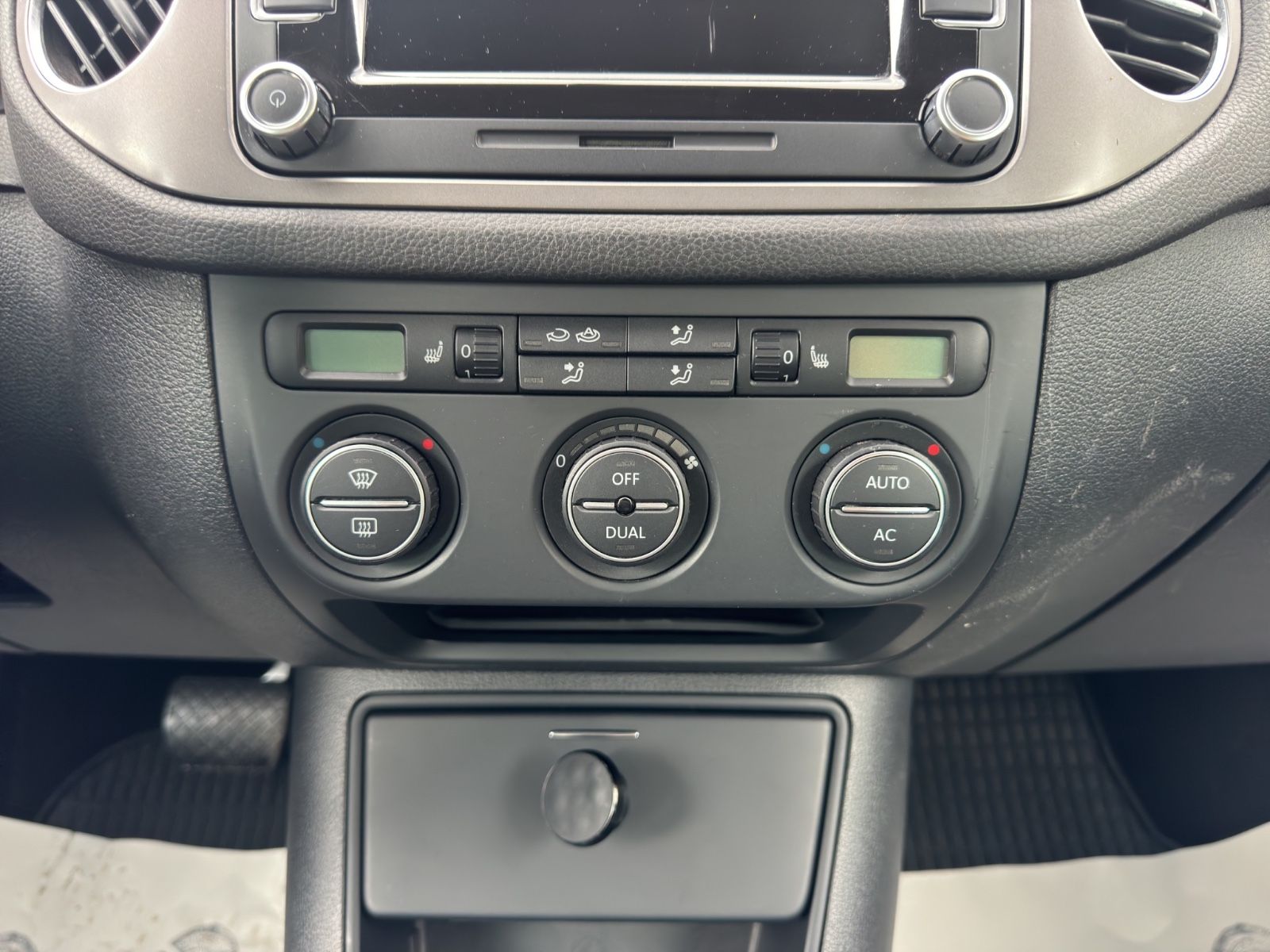 Fahrzeugabbildung Volkswagen Tiguan Sport & Style 4Motion/Kam./Leder/AHK