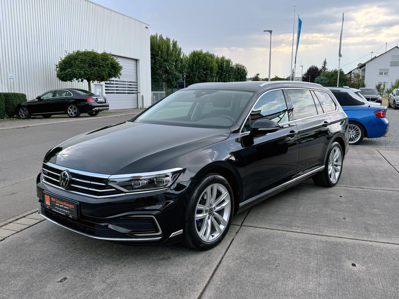 Fahrzeugabbildung Volkswagen Passat Varia. 1.4TSI DSG GTE R-Line ACC PANO AHK