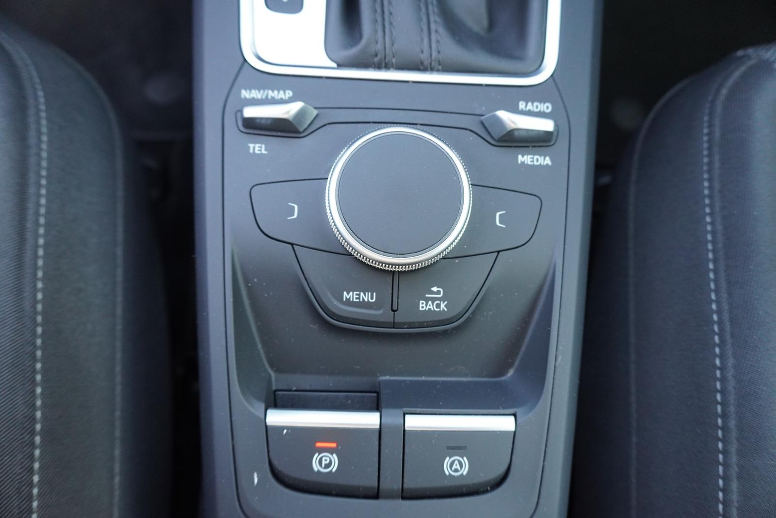 Audi Q2 35 1.5 TFSI S line LED Navi Sitzheizung AHK