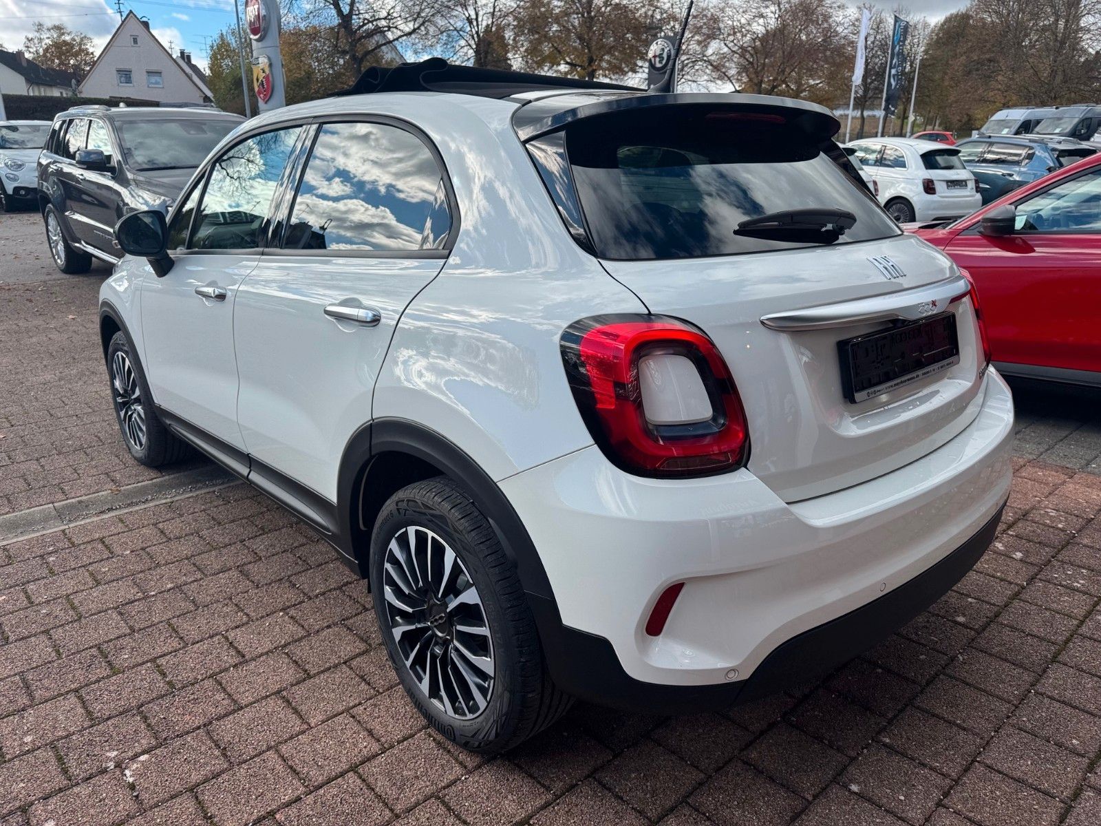 Fahrzeugabbildung Fiat 500X 130PS AUTOM. DOLCEVITA FALTDACH NAVI KAMERA