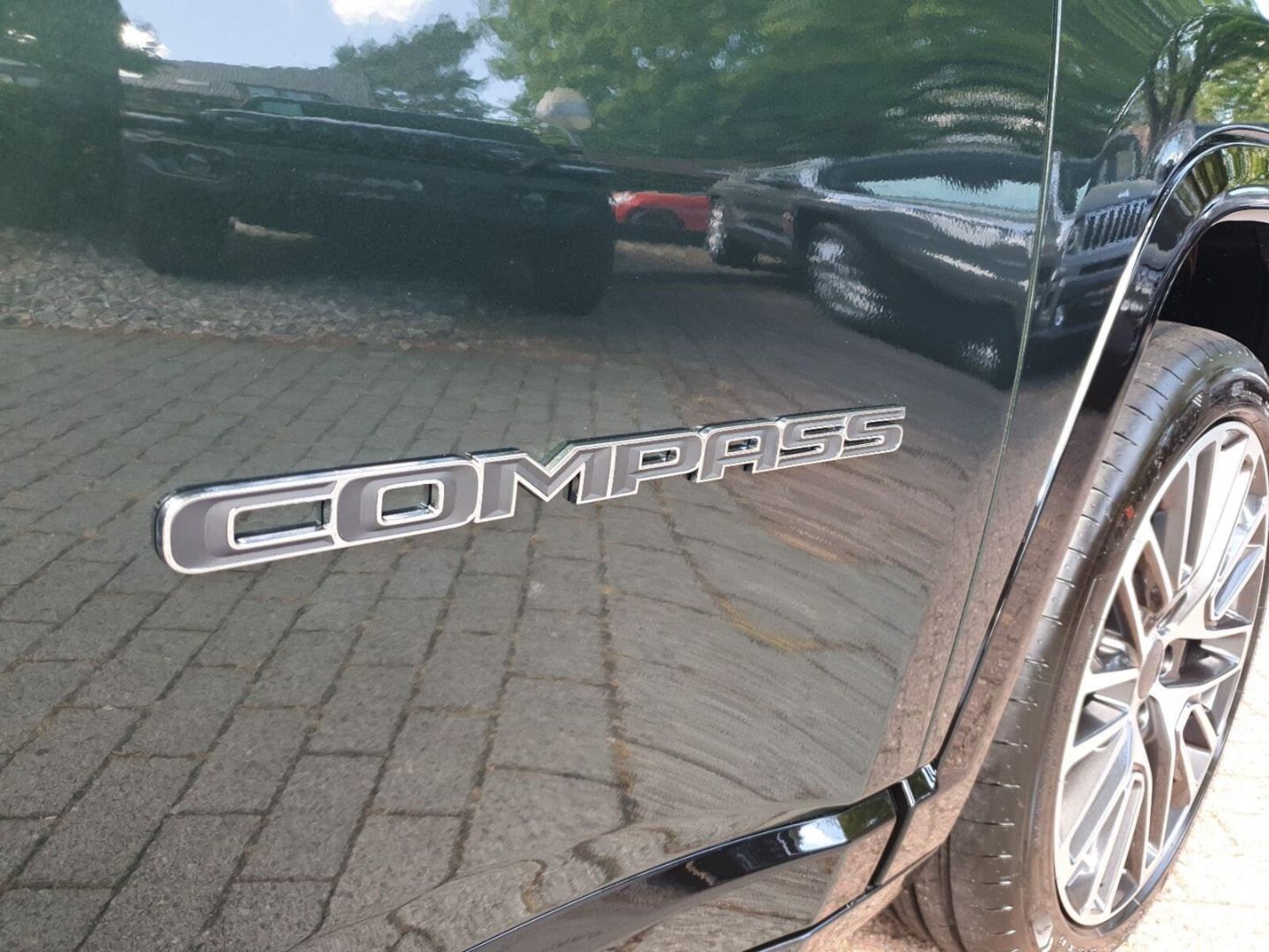Fahrzeugabbildung Jeep Compass 1.5 MHEV ''Summit'' PANORAMADACH SOFORT