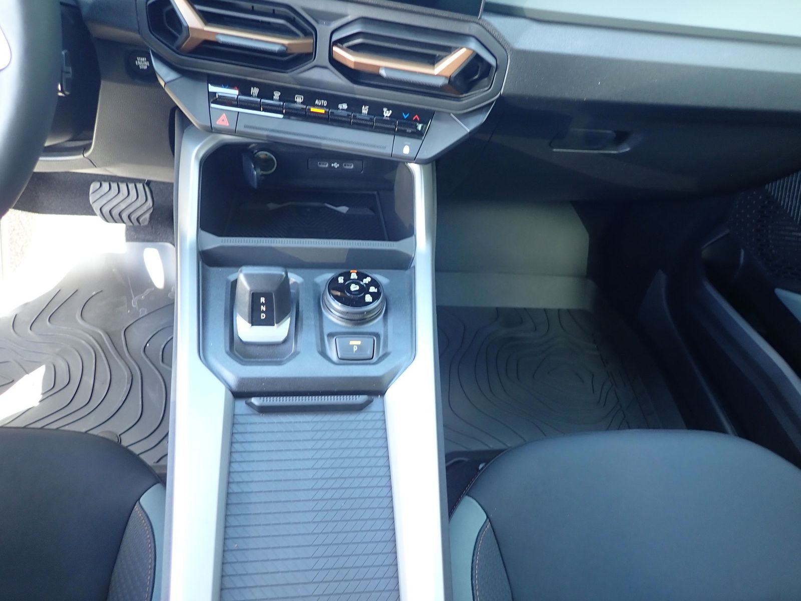 Fahrzeugabbildung Dacia Bigster Extreme hybrid-G 150 4x4