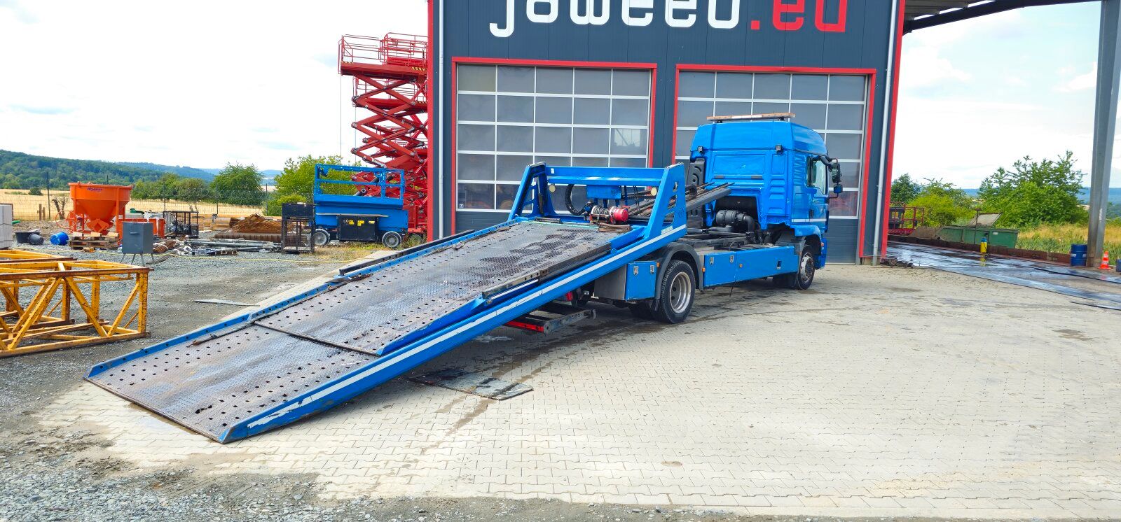 Fahrzeugabbildung MAN TGM 15.250 Doppelstock + Brille /6 Sitze +Winde