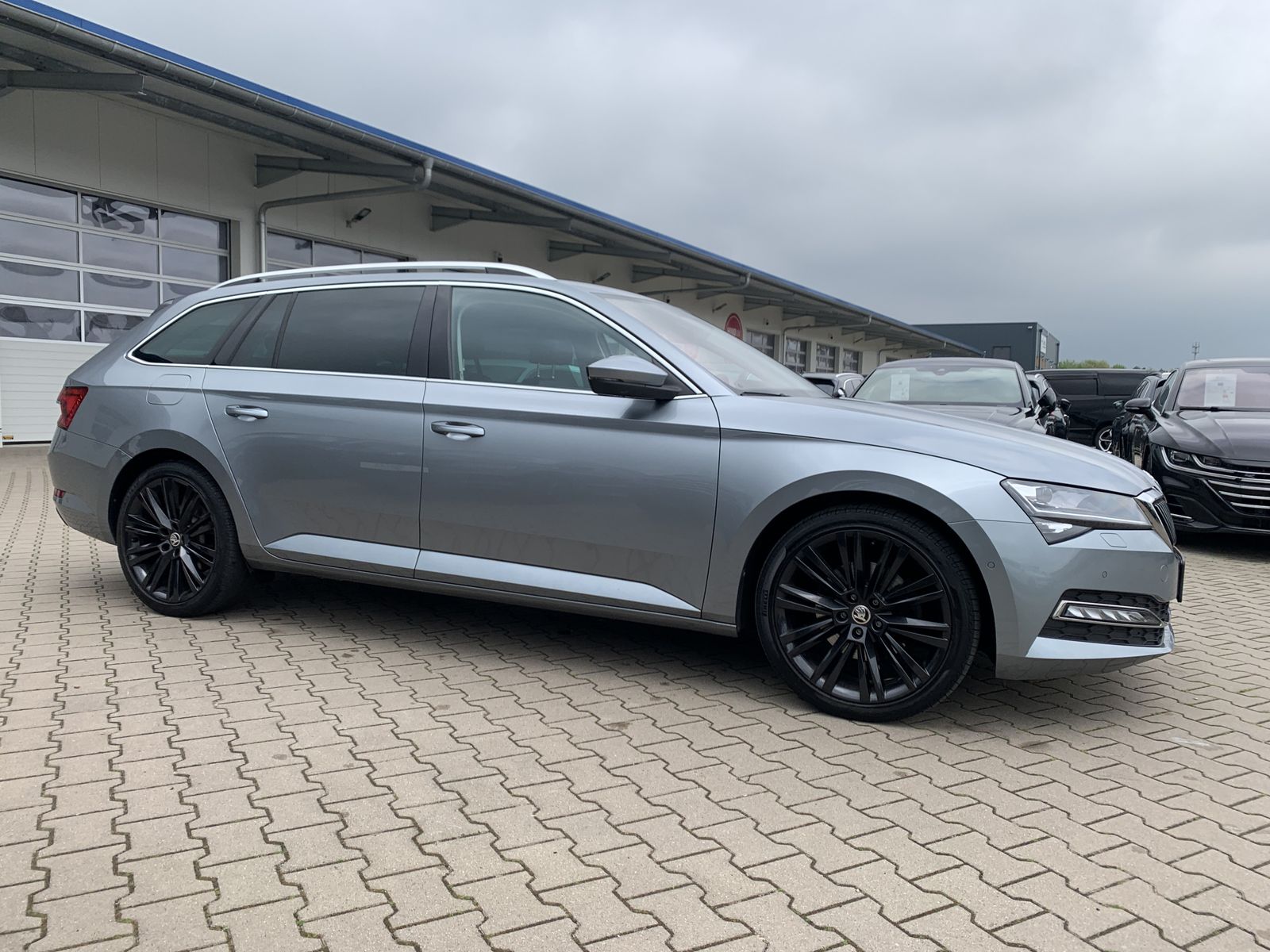 Fahrzeugabbildung SKODA Superb 2.0 TDI*AHK*Alcantara*360°Cam*STHZ*CANTON