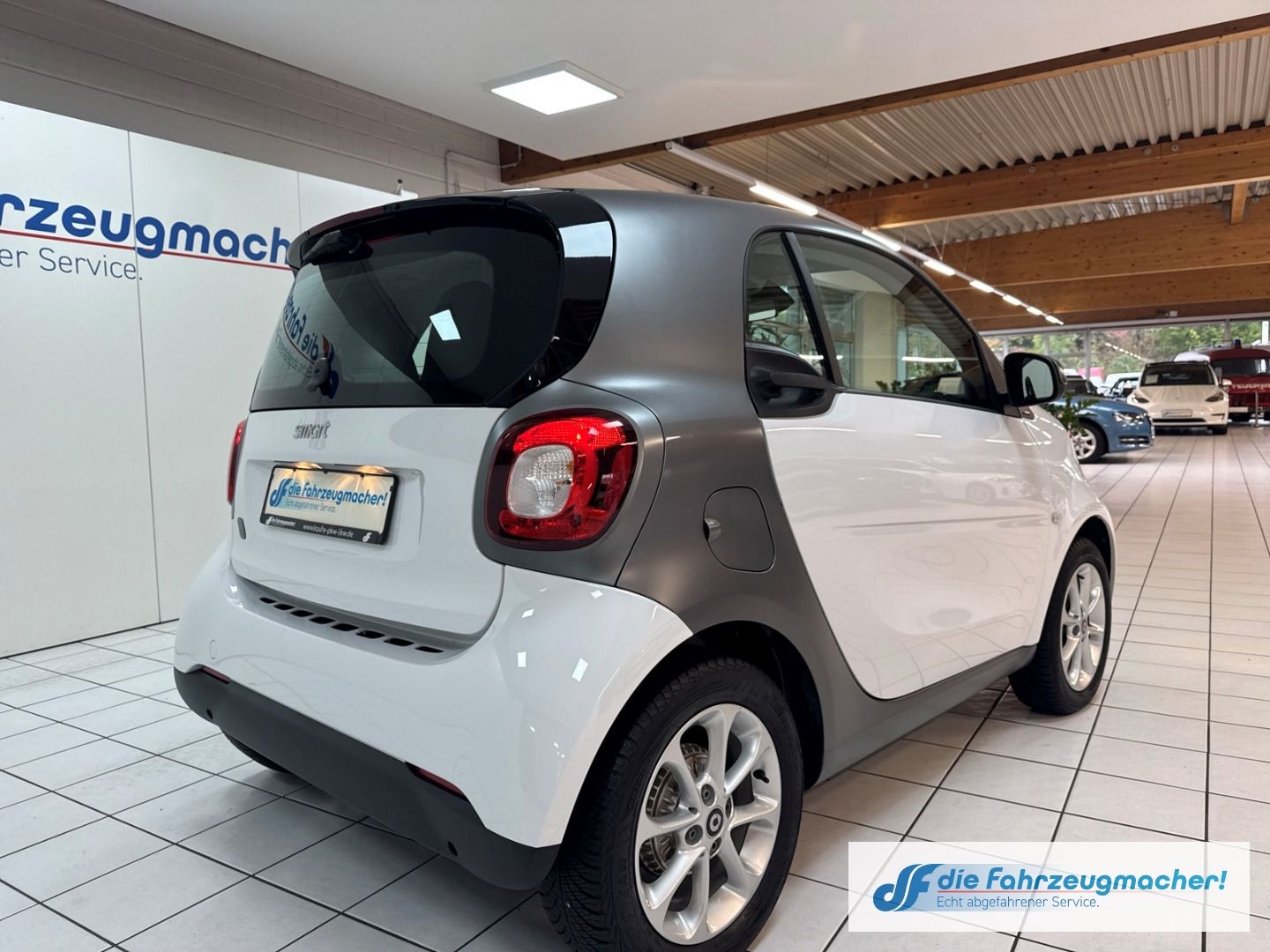 Fahrzeugabbildung Smart fortwo coupe electric drive EQ Navi Klimaautom K