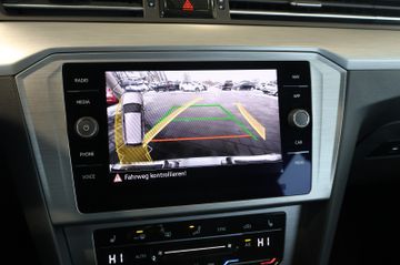 Volkswagen Passat 2.0 TDI Conceptline CARPLAY+KAM+LED+AHK