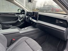 Fahrzeugabbildung Volkswagen Passat Variant 1.5 eHybrid Business AHK KAMERA